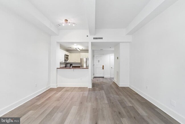 Building Photo - 1500 Chestnut St