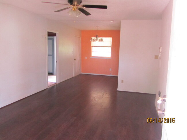 Foto del edificio - 4-bedroom in Midwest for Rent