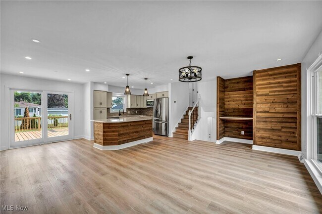 Building Photo - 23976 Noreen Dr