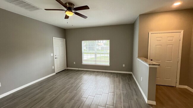Foto del edificio - Beautiful, BRAND NEW 3 Bedroom, 2 Bathroom...