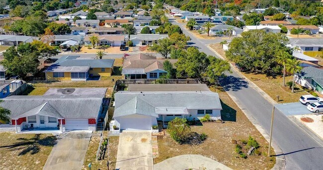 Foto del edificio - 11705 Meredith Ln