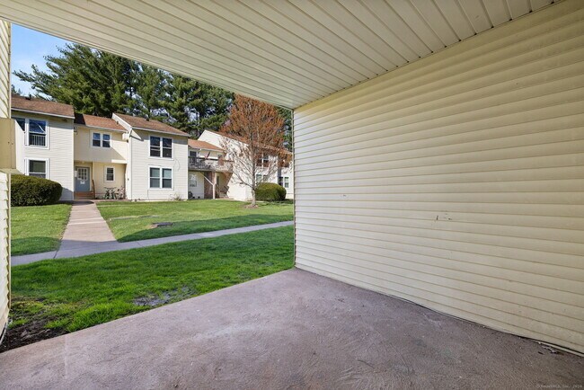 Building Photo - 801 Pleasant Valley Rd
