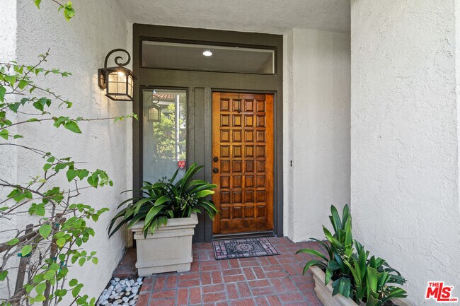 Foto del edificio - 1548 Michael Ln