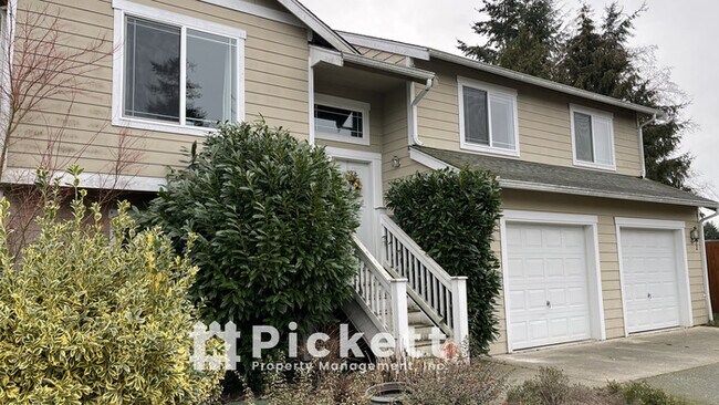 Building Photo - Lovely South Kitsap home