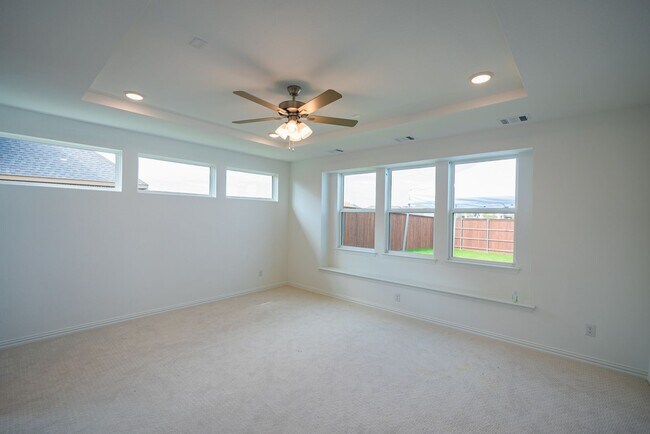 Building Photo - 1066 Lindsay Ln