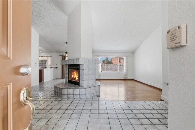 Foto del edificio - 1 story pool home in the North West- 3 bedroom, 2 baths