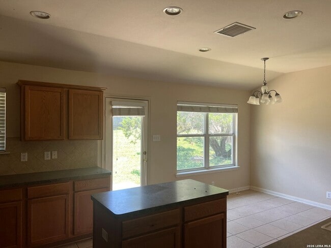 Building Photo - 1106 Mineral Hls