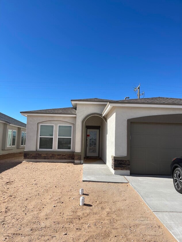 1205 Indigo Sky St, El Paso, TX 79928 House for Rent in El Paso, TX