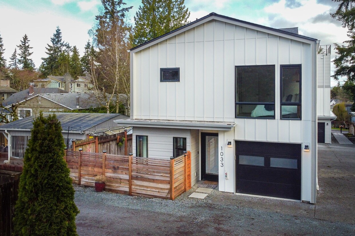 Maple Leaf 2BD/2BA Modern Home With Premiu... - Maple Leaf 2BD/2BA Modern Home With Premiu...