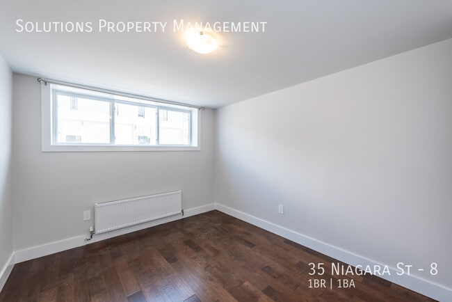 Building Photo - **Cozy 1 Bedroom in a Newly Renovated Property**