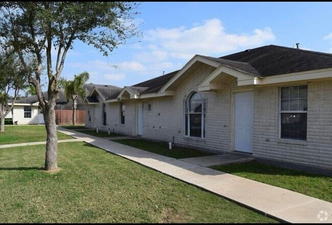 Building Photo - 2210 Peridot St