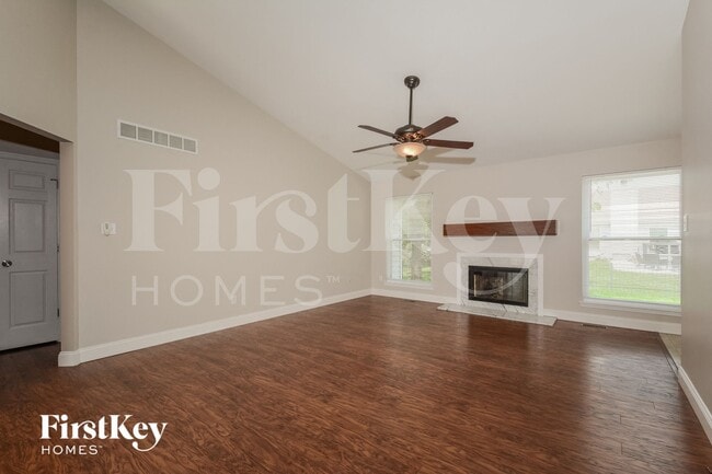 Foto del edificio - 3249 Silvertrail Ct