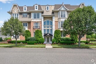 Building Photo - 1111 Roosevelt Way