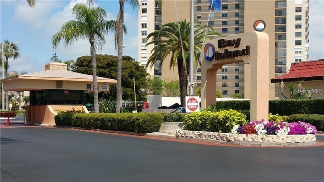 Foto del edificio - 7405 Bay Island Dr S