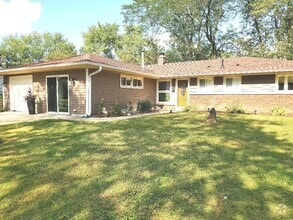 Building Photo - 111 Westover Ln