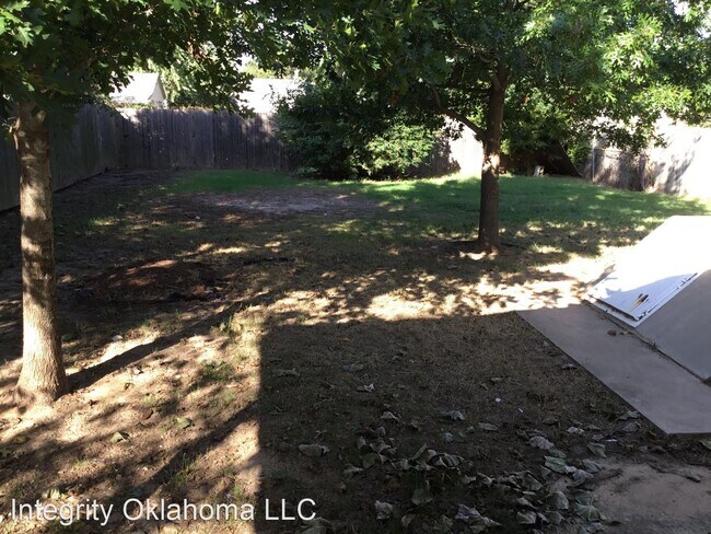 Building Photo - 2 br, 1 bath House - 4903 N Willow Ave