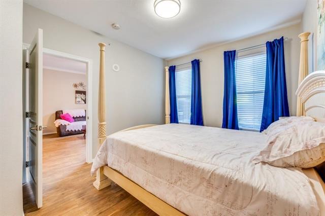 Foto del edificio - 330 Las Colinas Blvd E