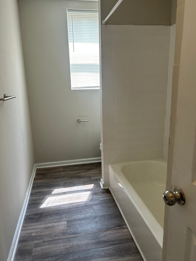 Foto del edificio - 3 bedroom townhome