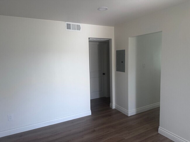 Foto del edificio - 6204 Stine Rd