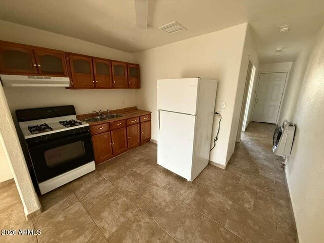 Building Photo - 1313 C Ave