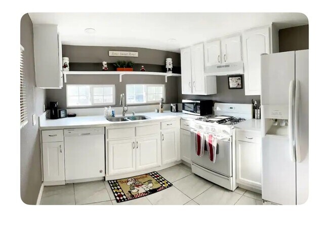 Foto del edificio - 32960 Valley View Ave