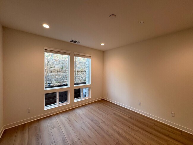 Foto del edificio - Modern 3BD/3BA in San Marcos