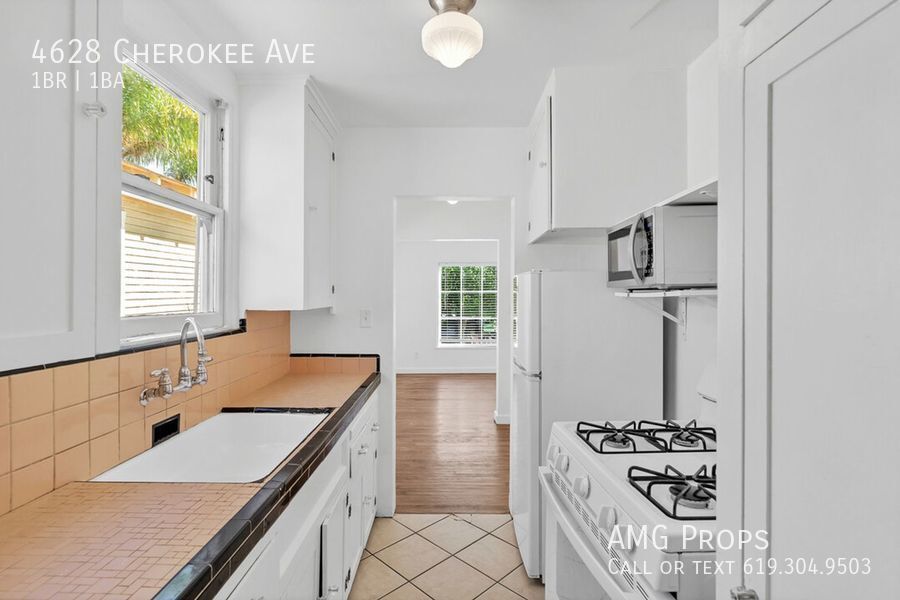Foto principal - Cute Cottage in the Charming neighborhood ...