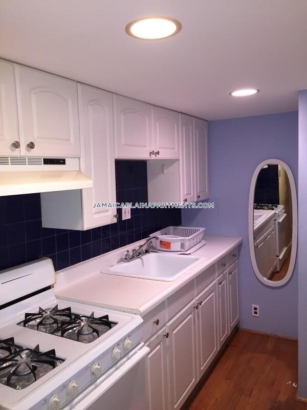 Primary Photo - 339 S Huntington Ave