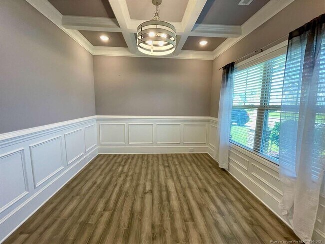 Foto del edificio - 5344 Debut Ave