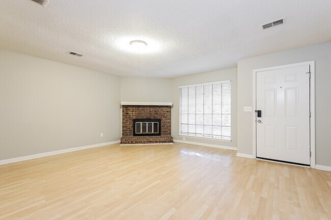 Building Photo - 661 Overlook Ct