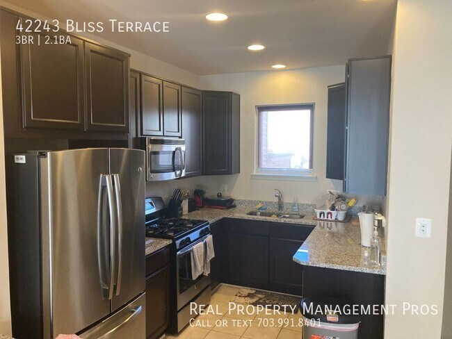 Foto del edificio - 42243 Bliss Terrace