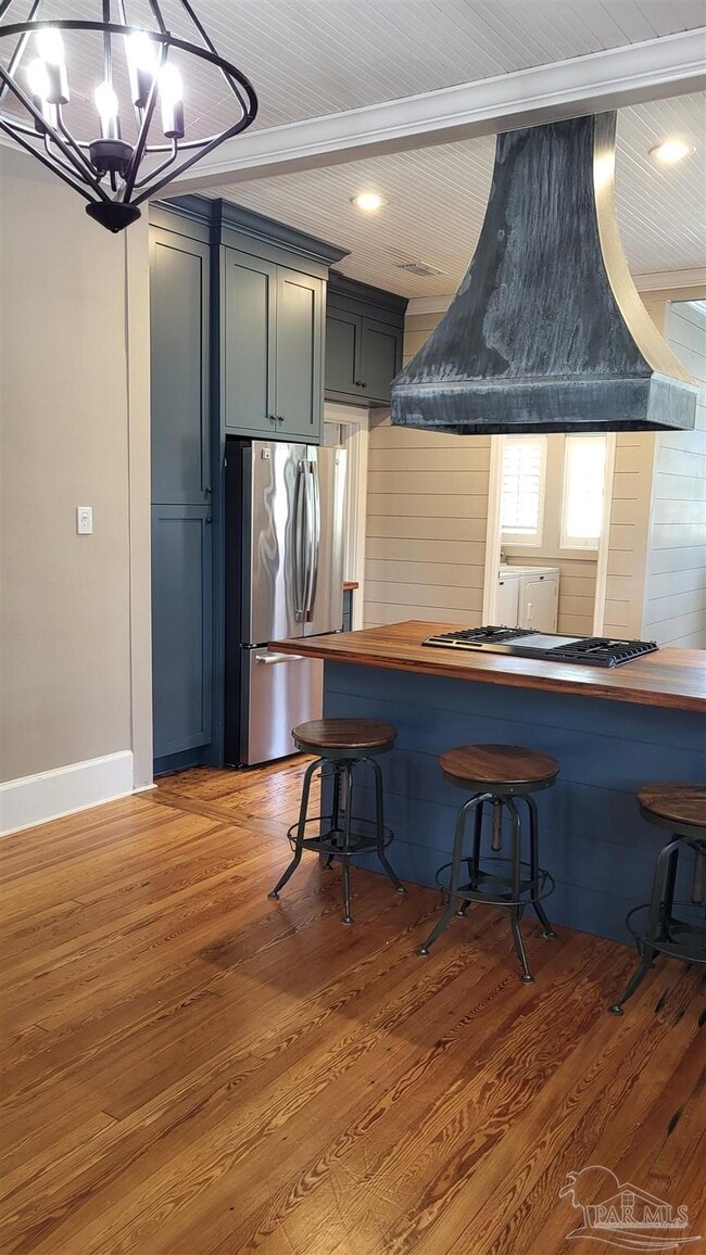 Building Photo - 1800 E Lloyd St