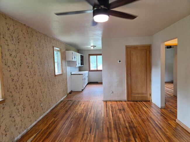 Foto del edificio - 512 1st St NE