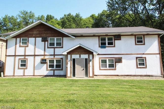 698 Robinson Rd Campbell, OH 44405 – photo 2