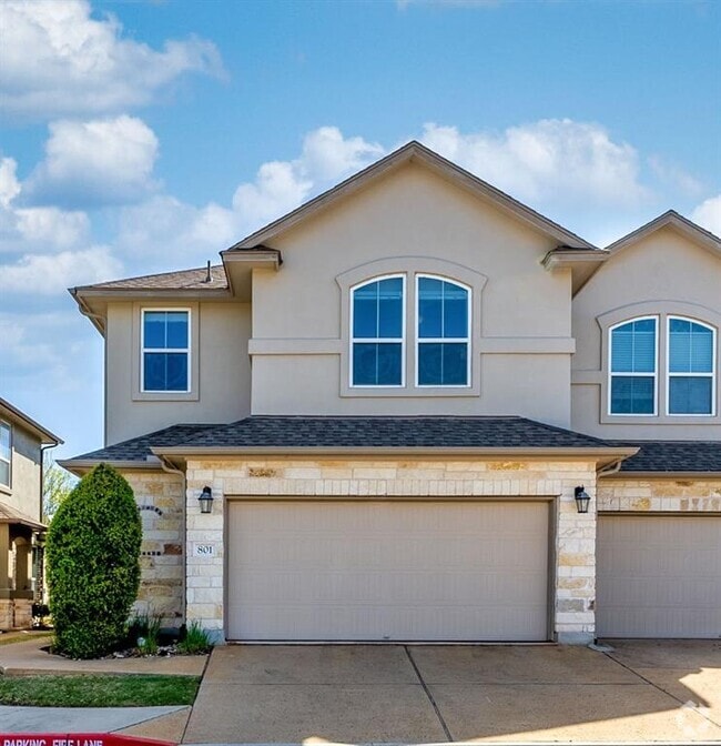 Building Photo - 13400 Briarwick Dr