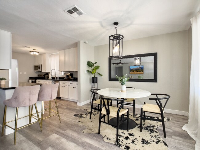 Foto del edificio - 1349 E Osborn Rd