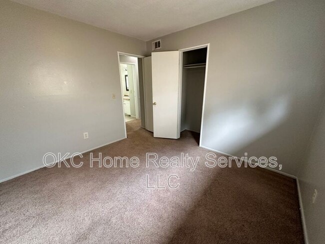 Building Photo - 2625 N Reeves Ave