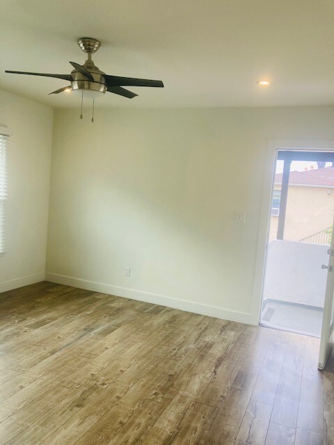 Foto del edificio - 429 W 3rd St