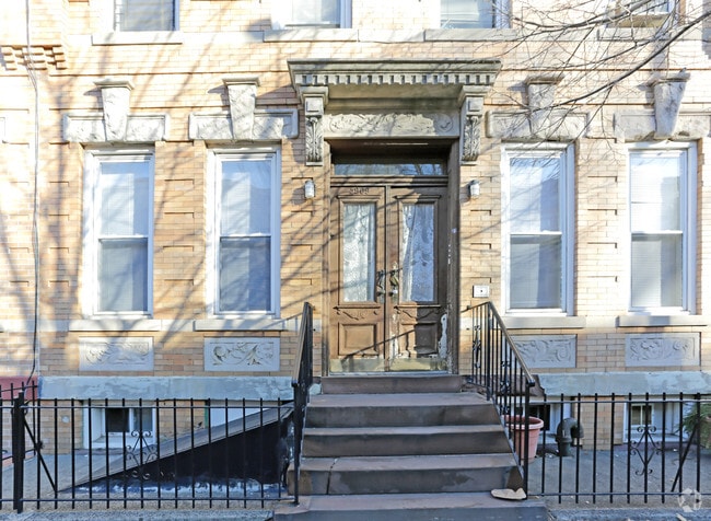 Building Photo - 59-09 Catalpa Ave