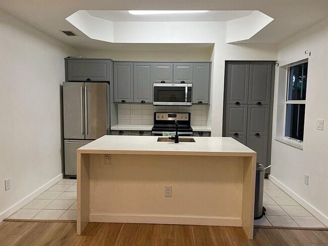 Building Photo - 4929 Tradewinds Ter