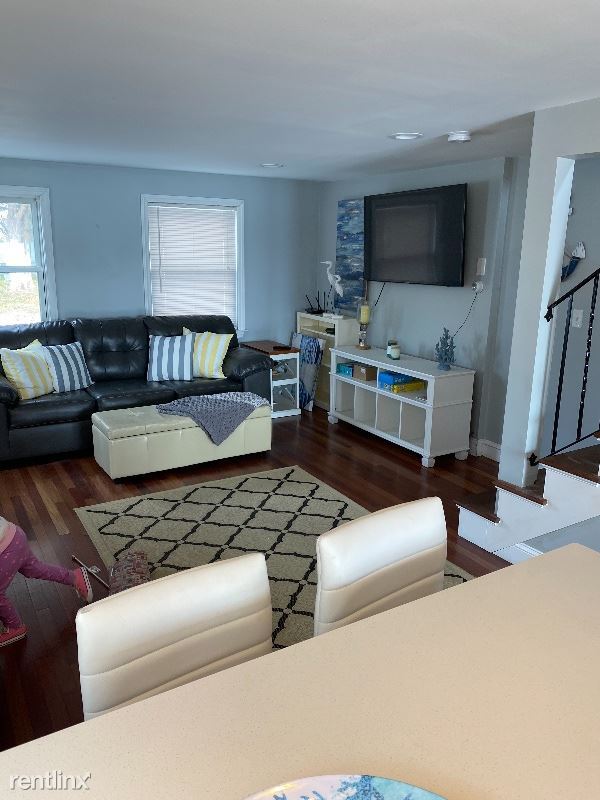 Foto del edificio - 3 br, 3 bath House - 265 Riverside St