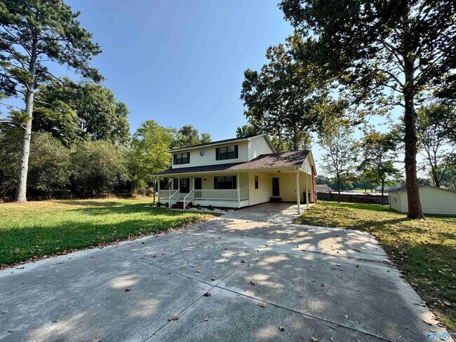 Foto del edificio - 16374 Oakdale Rd