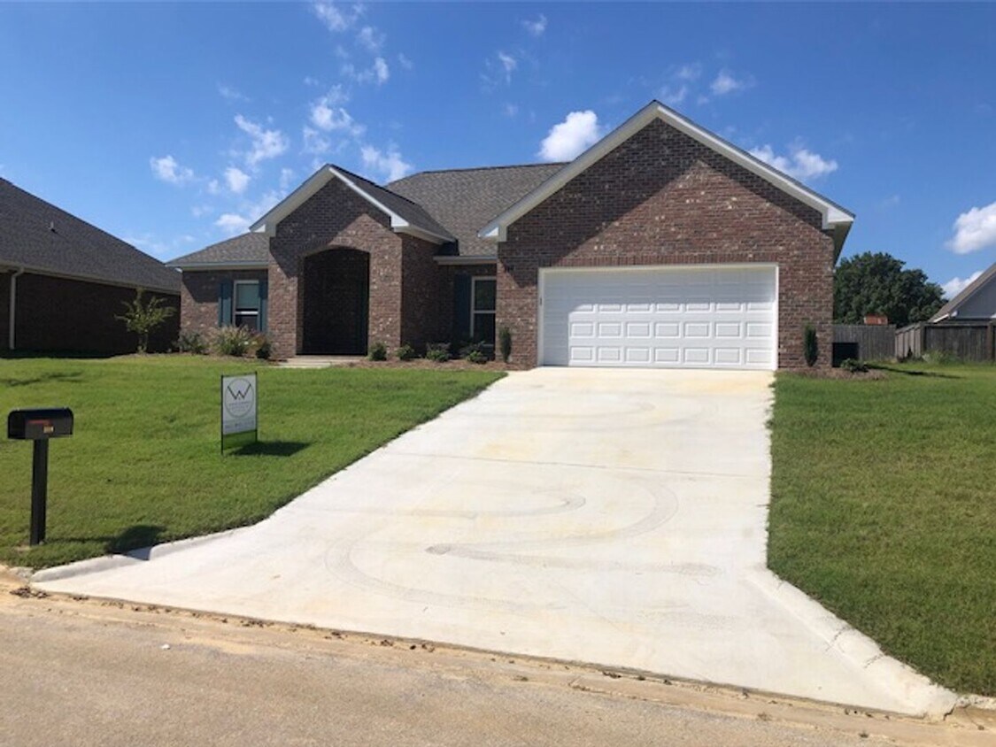Primary Photo - 319 Battlefield Dr