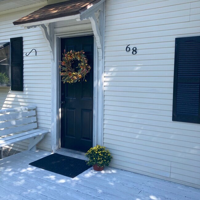 Building Photo - 68 Hedley Ave