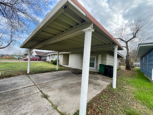 Foto del edificio - 6144 Doulton Dr