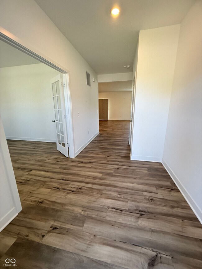 Foto del edificio - 1046 Elmwood Ln