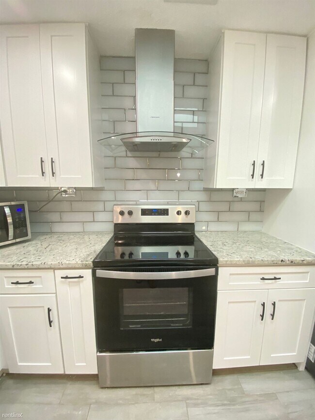 Building Photo - 3 br, 2 bath House - 28 Blare Dr