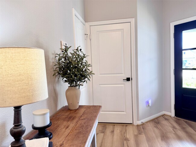 Foto del edificio - 31307 Balsam Hawk Ln