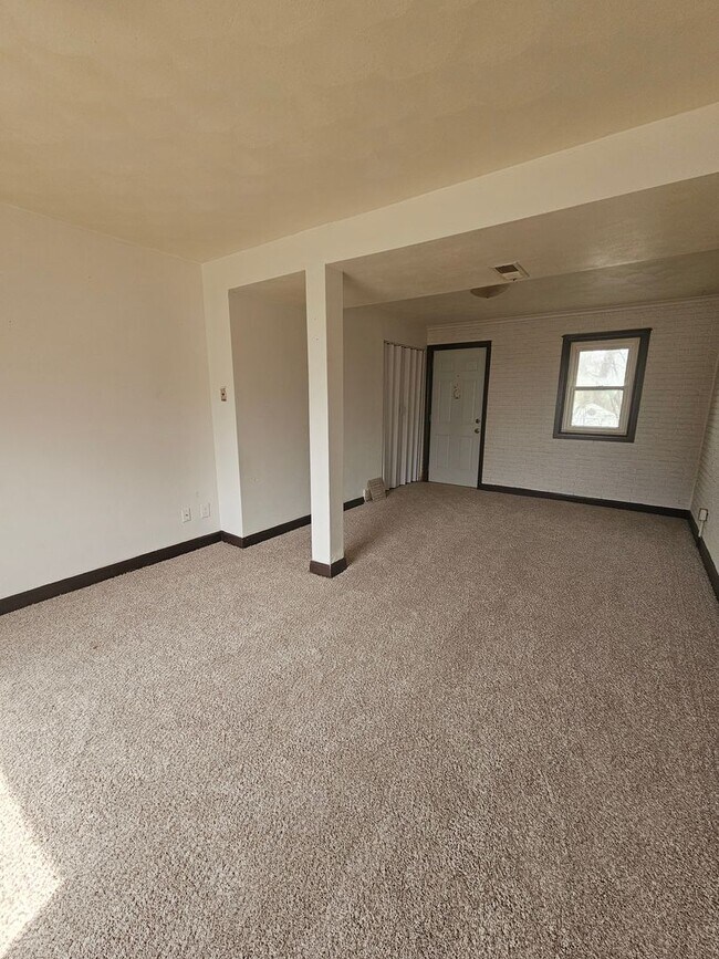 Foto del edificio - 3610 Central Ave