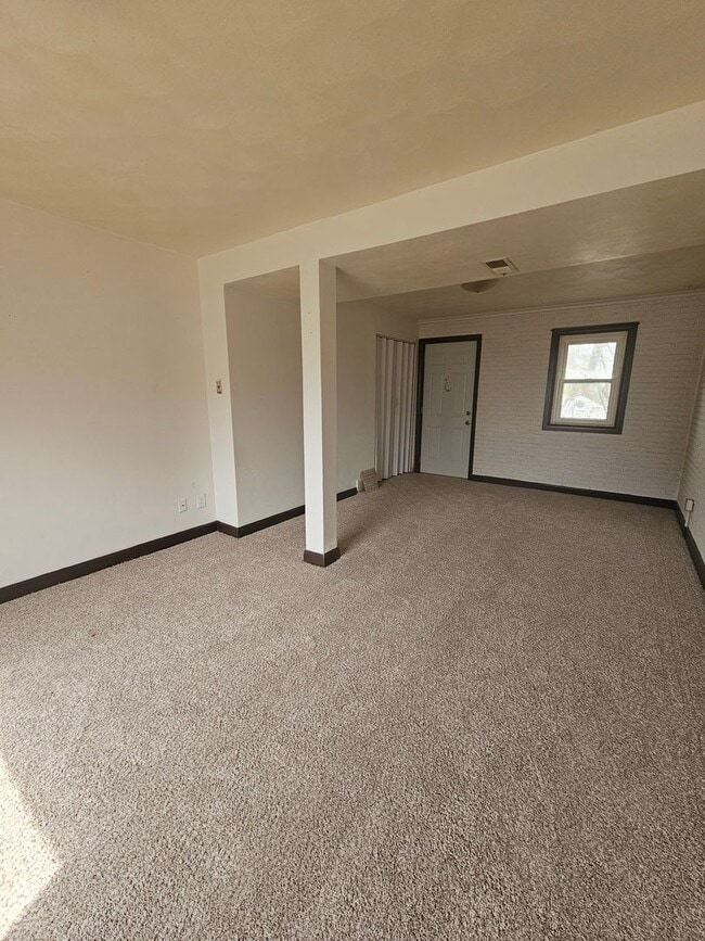 Building Photo - 3610 Central Ave